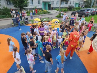 Обновленную детскую площадку открыли на улице Урицкого в Орехово-Зуеве