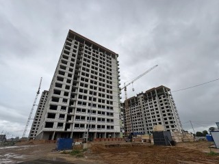 В Пушкинском округе начали остекление нового жилого комплекса