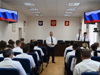 Молодым специалистам ГУФСИН Подмосковья вручили служебные удостоверения