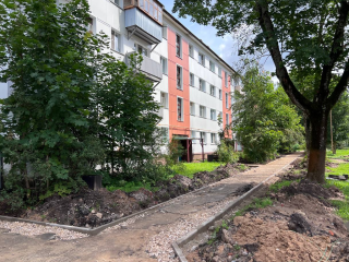 Новые дороги и тротуары построят во дворе Молодежного до осени