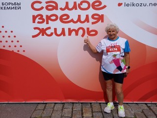 Немецкая публика стоя аплодировала 80-летней победительнице забега в Дуйсбурге