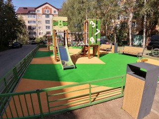 Четыре детские площадки обновили в поселке Электроизолятор