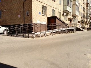 В Егорьевске установили пандус по просьбе жителей многоэтажки