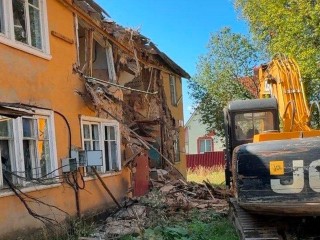 В Солнечногорске начали снос аварийного дома, расселенного по муниципальной программе