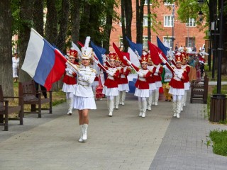 Подмосковные парки приглашают присоединиться к празднованию Дня Государственного флага