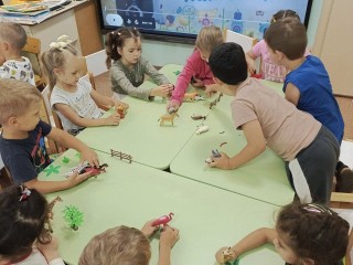 Воспитанники детского сада Истры поучаствовали в фоточеллендже со своими питомцами