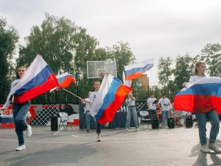 Флешмоб, мастер-классы и джазовый концерт проведут для жителей в День флага