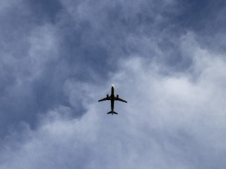 СМИ: жители Чехова заметили самолет, который кружит над жилым сектором
