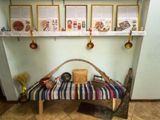 В Мечникове открыли выставку о народных промыслах