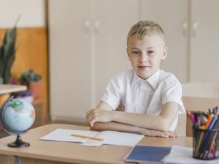 Где делать уроки дома: как обустроить рабочее пространство для успешной учебы ребенка