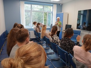 Жуковская поликлиника научила будущих родителей уходу за младенцем