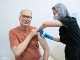 В Домодедово началась вакцинация против гриппа — главврач один из первых