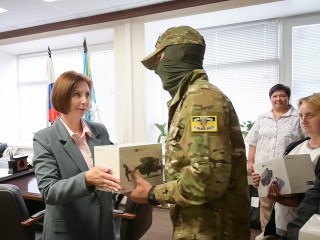 Партию квадрокоптеров передали на фронт из Сергиева Посада