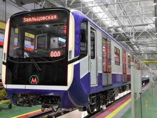 Первый поезд для метро отправил мытищинский завод в Новосибирск