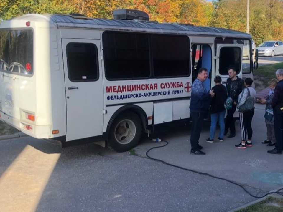 Прививку от гриппа и пневмококка жители Чехова могут сделать возле администрации