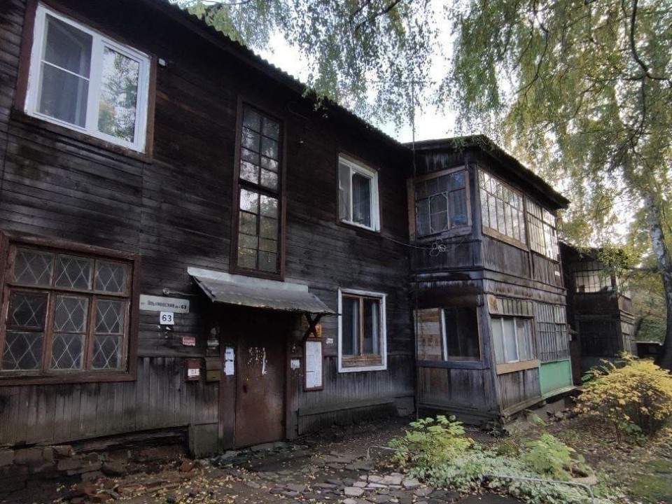 В Мытищах снесли аварийный дом 1940 года постройки