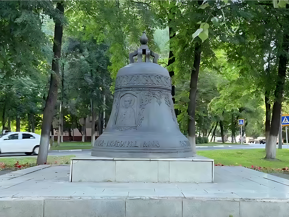 Кровлю над «Колоколом» покроют под золото