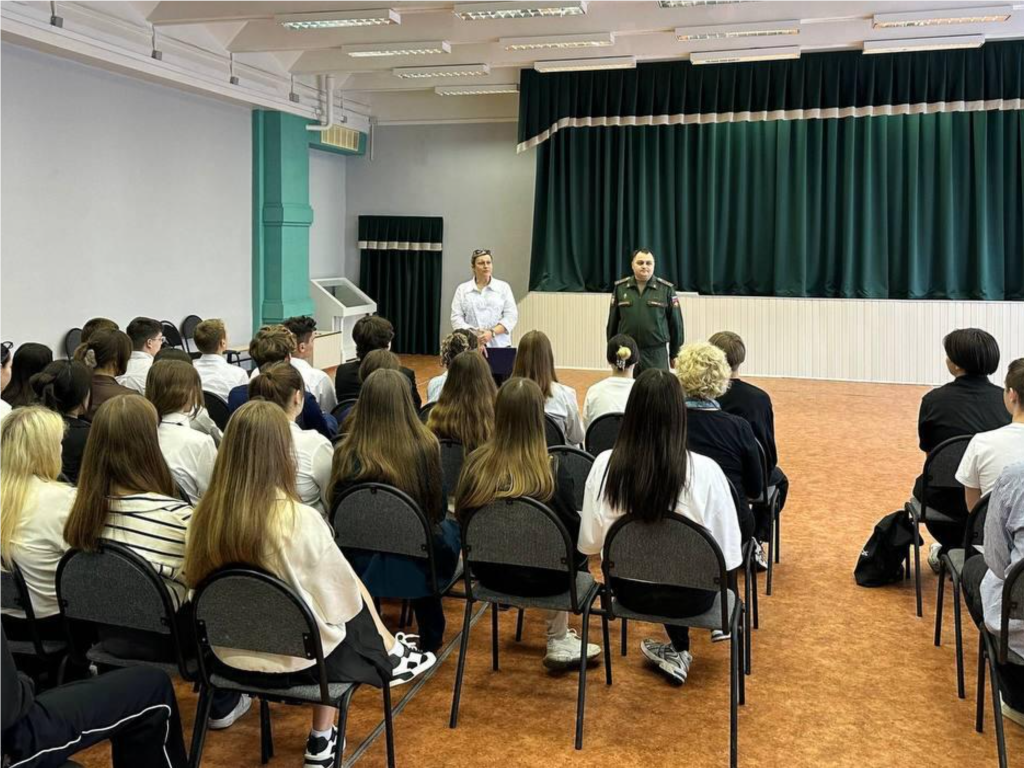 Школьникам Можайска рассказали о правилах поведения при терактах
