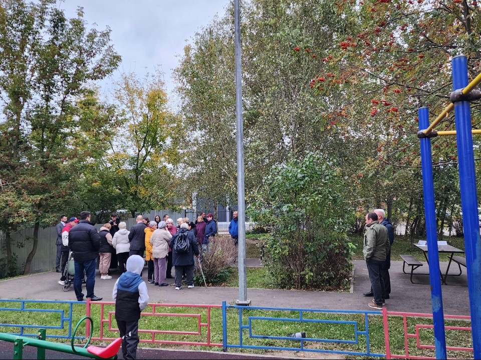 В микрорайоне Большевик построят спортивную площадку