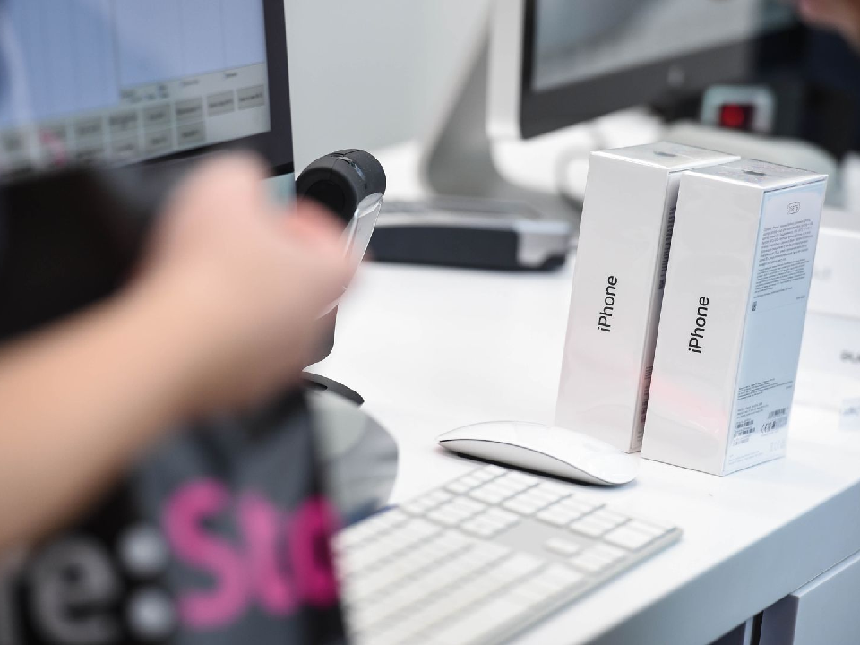 Новинки Apple: сколько стоят iPhone 17 Pro, Apple Watch и AirPods Pro 3