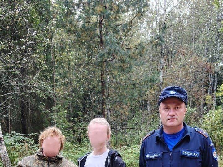 Спасатели вывели двух заблудившихся грибников из Егорьевского леса