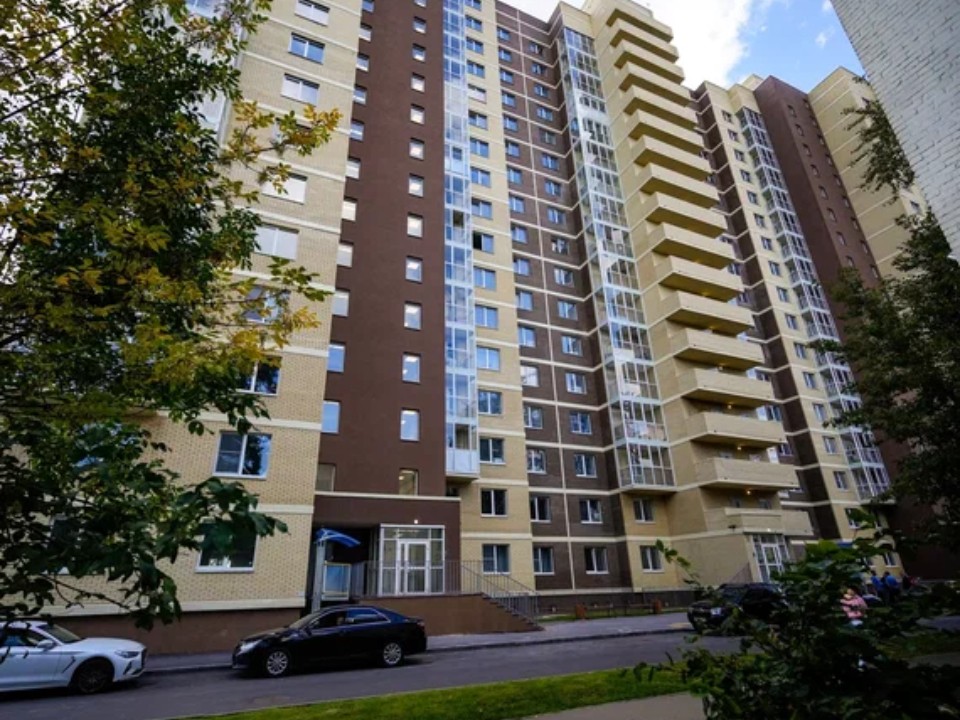 В Лыткарине вручили ключи от новых квартир переселенцам из ветхого жилья