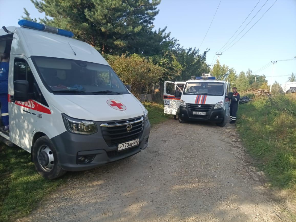 Спасатели помогли доставить в больницу пожилую женщину с признаками инсульта