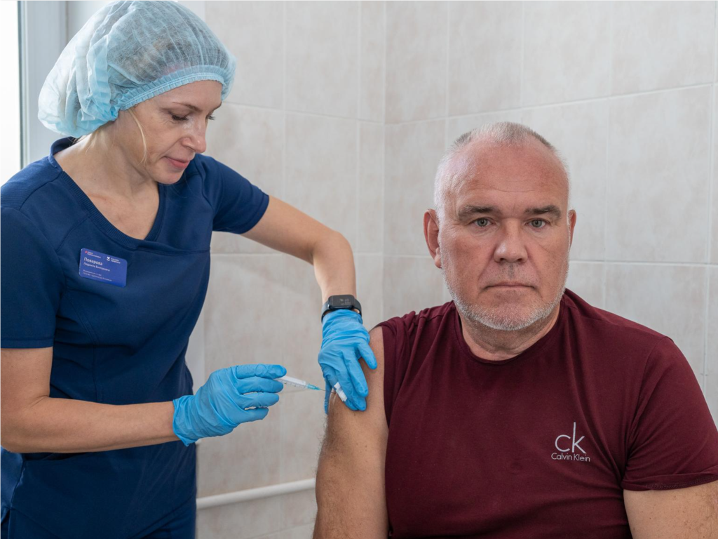 Представители властей Талдома прошли вакцинацию от гриппа одними из первых