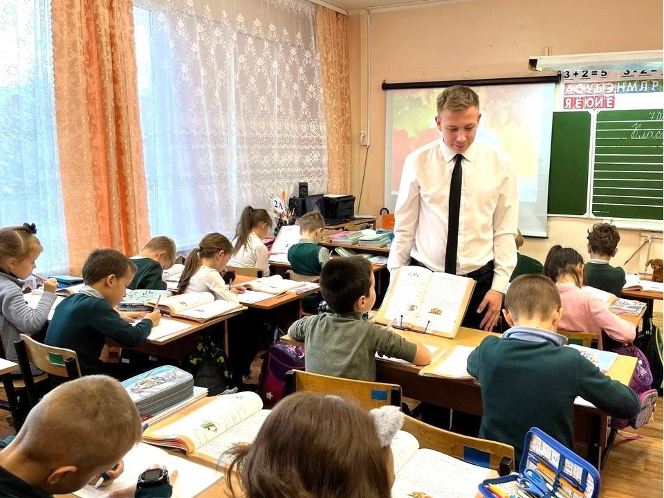 Учителя из Клина признали одним из лучших педагогов в Подмосковье