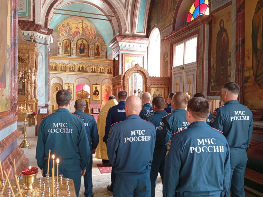 Пожарные Зарайска помолились «Неопалимой купине»