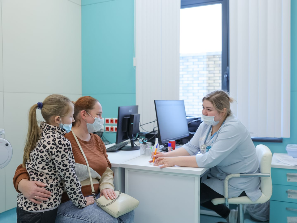 Врач заявил о снижении опасности новых штаммов коронавируса