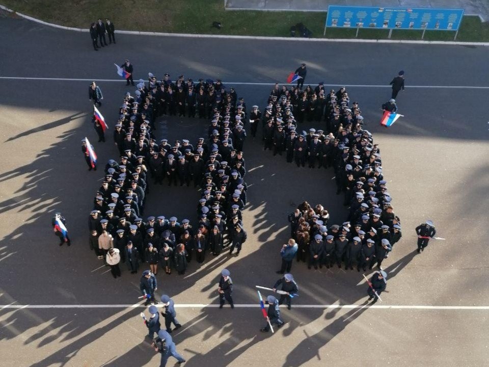 Курсанты в Егорьевске выстроились в цифру 89 ко Дню воссоединения с новыми регионами