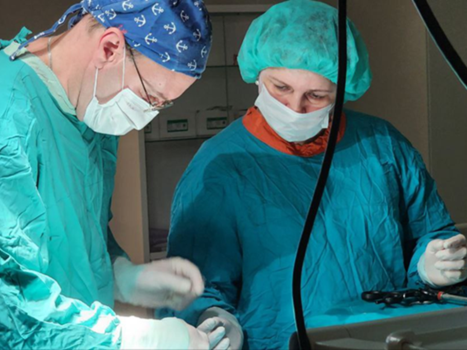 Врачи Центра Рошаля спасли глаз ребенку, зацепившемуся за рыболовный воблер