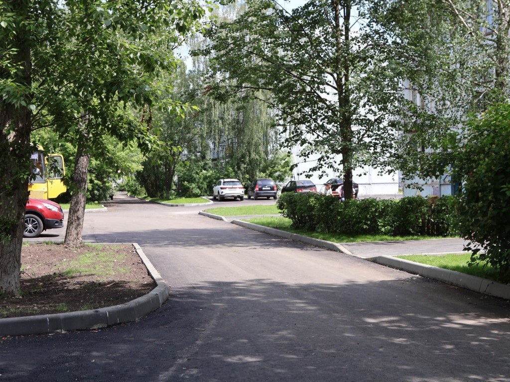 Новый асфальт и парковки: как преобразились восемь дворов в Ступинском округе