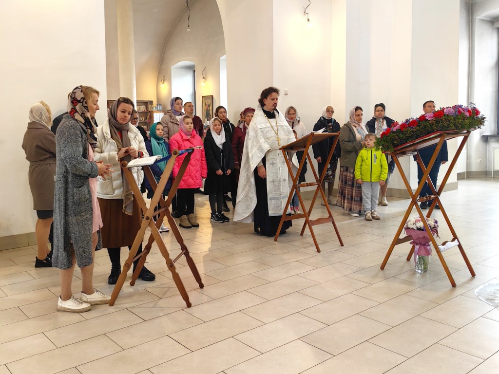 Духовное образование: в Старой Кашире торжественно открыли воскресную школу при Знаменском храме