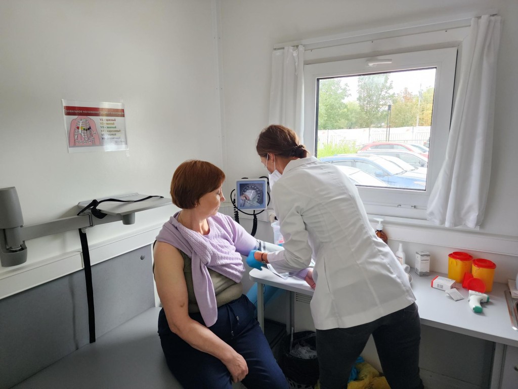 В Одинцове можно бесплатно привиться от гриппа, COVID-19 и пройти профосмотр в мобильном пункте