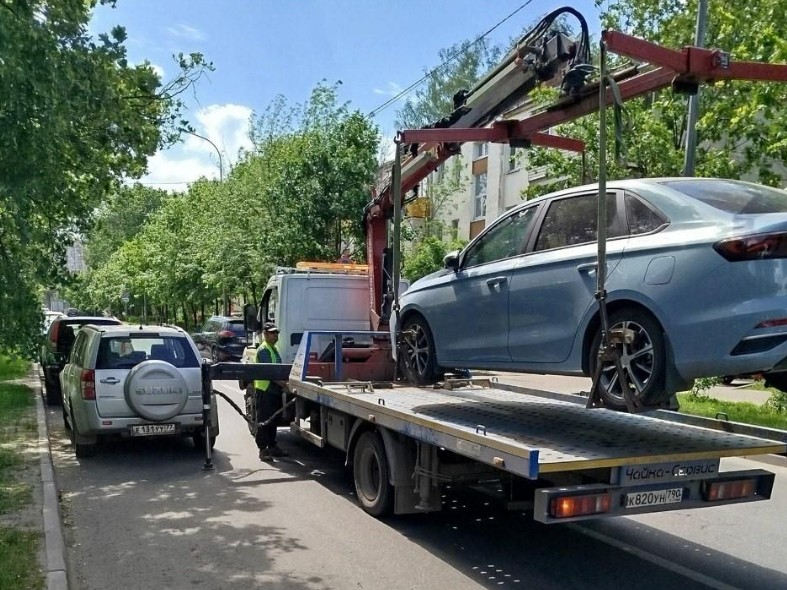 Массовую эвакуацию автомобилей провели в Подмосковье