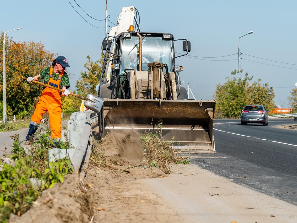 Специалисты «Мосавтодора» отчитались о выполненных работах по летнему обслуживанию дорог