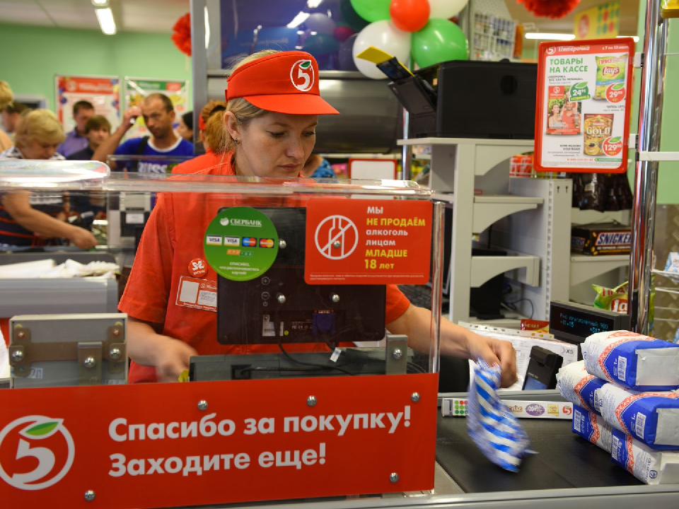 «Набросилась, а потом улыбалась»: кассир в Яхроме устроила скандал покупателю