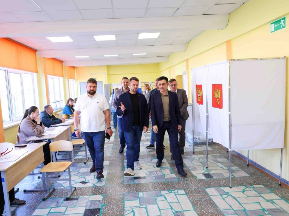 Депутаты Госдумы и Мособлдумы проконтролировали ход голосования в Подольске