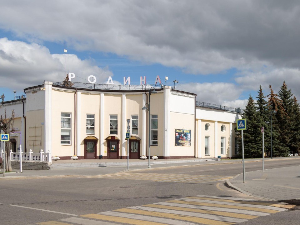 Неоновая вечеринка прошла в Кашире