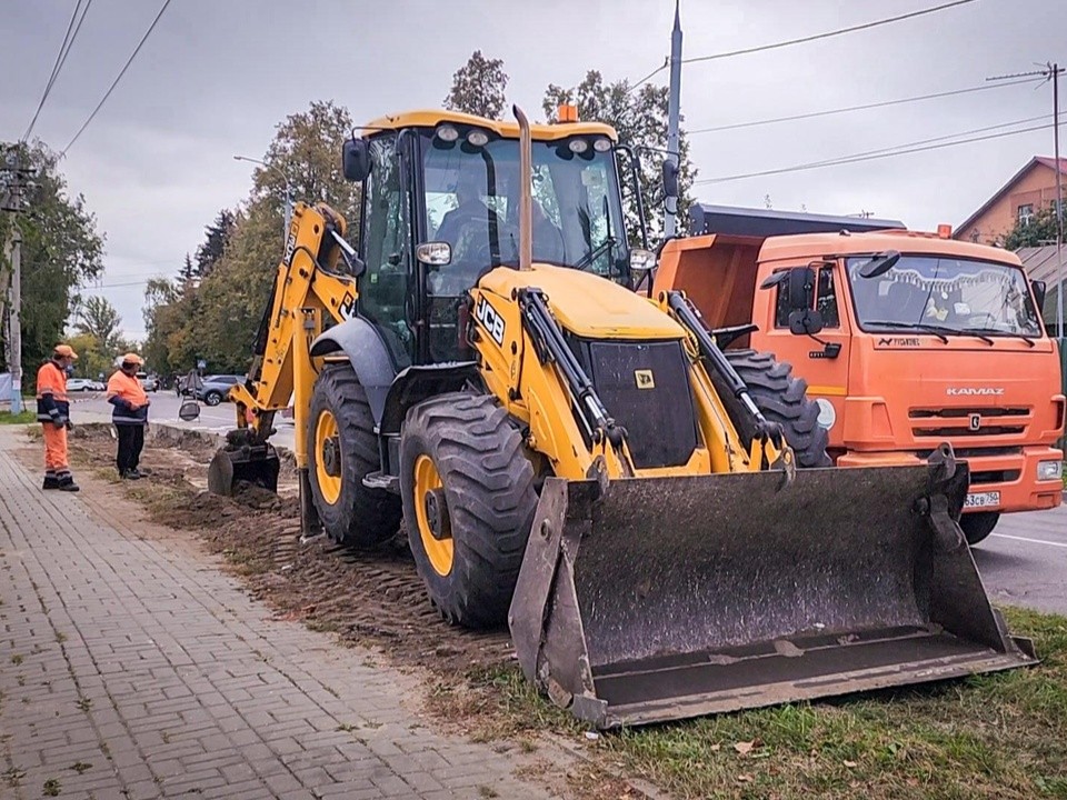 В Бронницах началось обустройство заездного кармана в Пионерском переулке