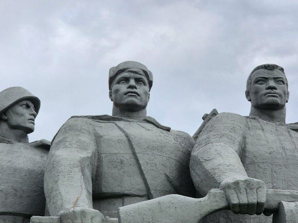 Мемориал, «Блиндаж» и кошка Муся: как живет память о панфиловцах в Волоколамске