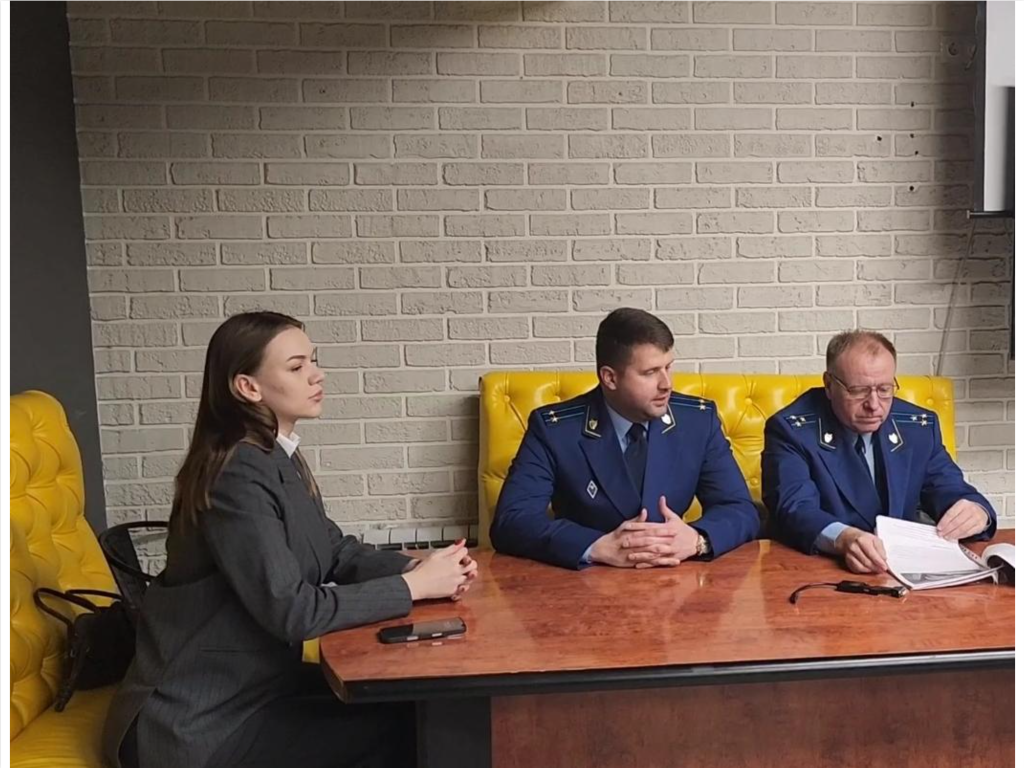 В Долгопрудном прокуратура рассказала, как не стать дроппером по незнанию