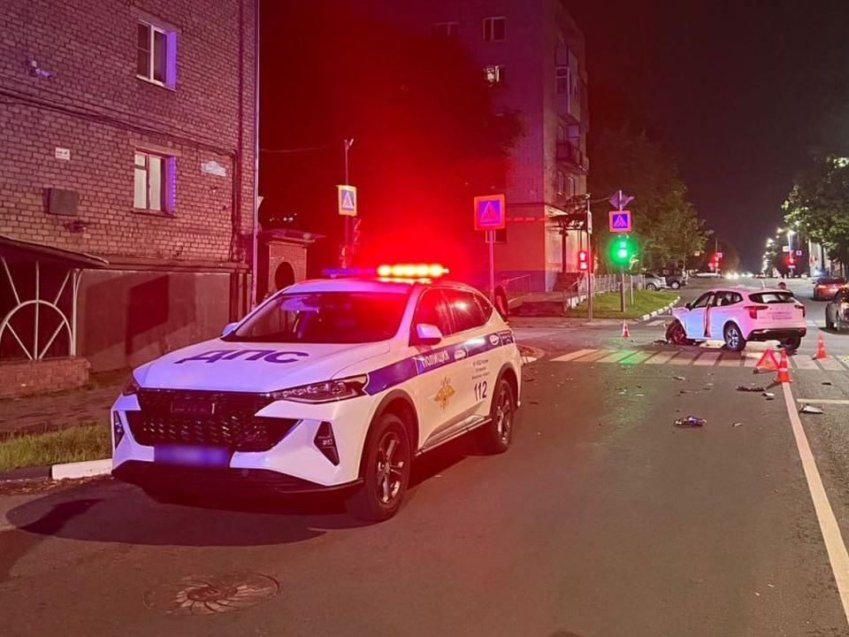Пассажиры подмосковного автобуса не пострадали в ДТП около метро