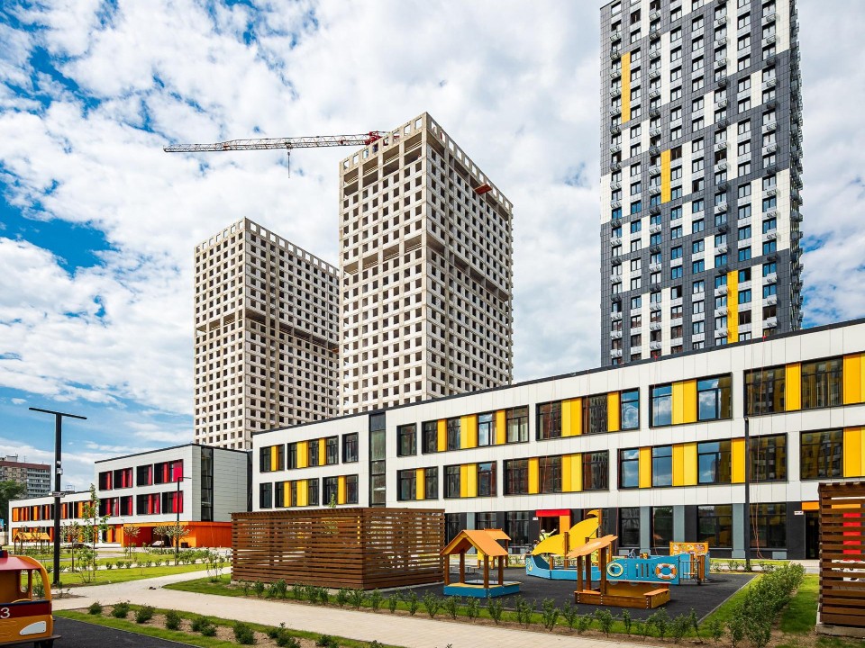 Новые школы в Подмосковье распахнули двери для тысяч учеников