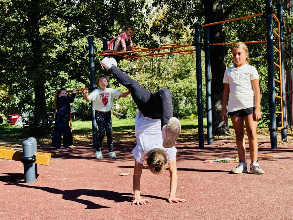 Современная воркаут-площадка появилась во дворе на улице Гурьева в Раменском