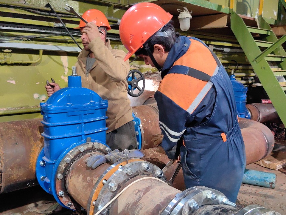 Лосинопетровцы могут вызвать аварийную бригаду по водоснабжению круглосуточно