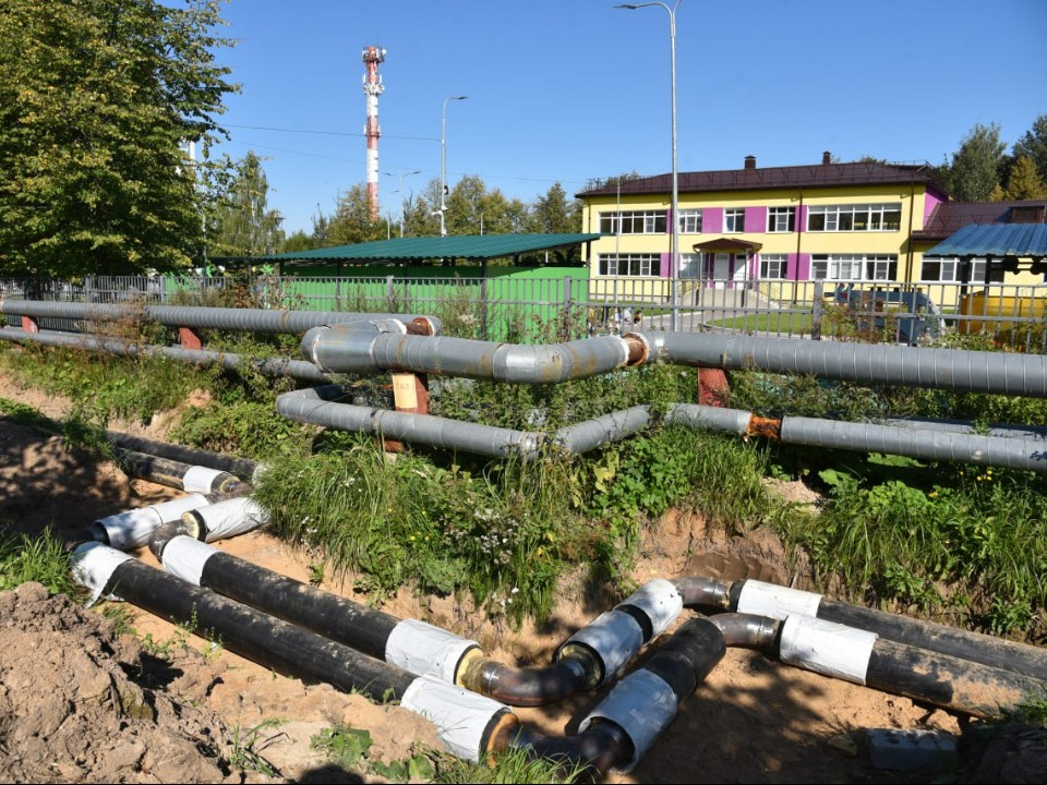 В центре рабочего поселка заменили более 300 метров теплотрассы