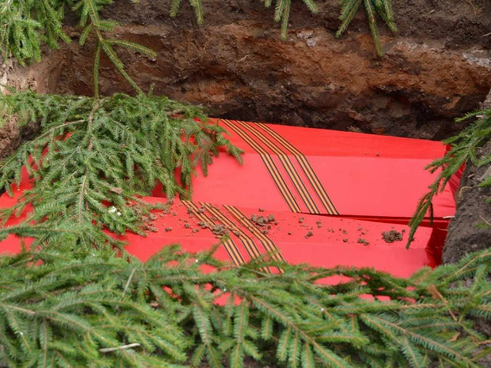 В Можайском округе с воинскими почестями захоронили останки 44 солдат, погибших в годы ВОВ